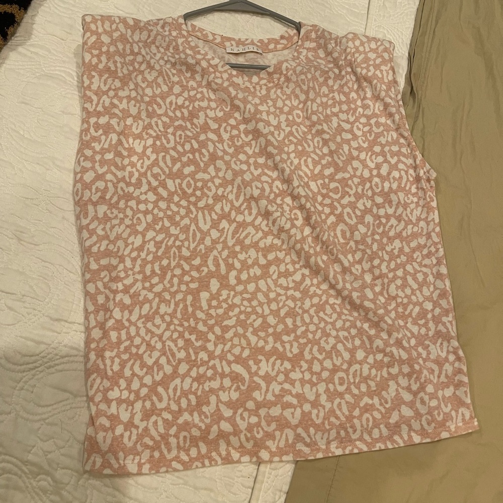 Karlie top. Size L